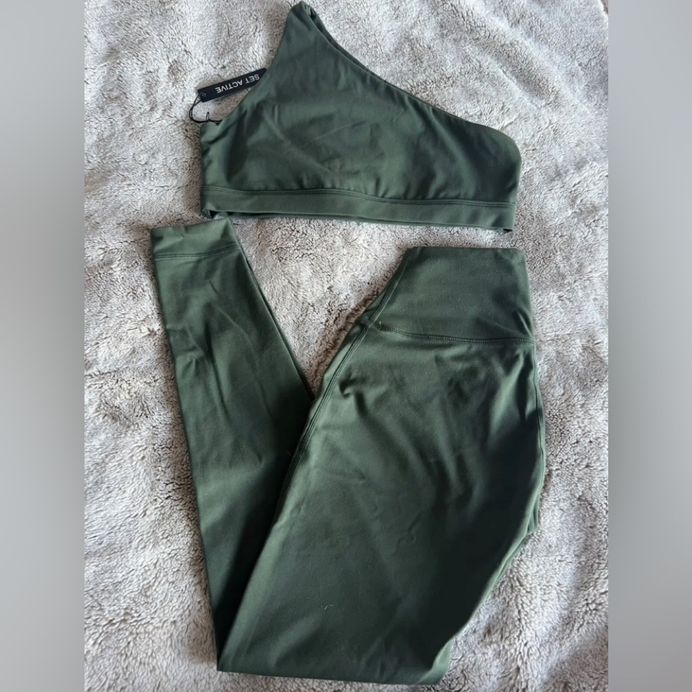 SET ACTIVE SPORTBODY SET ONE SHOULDER BRA L & LEGGING XS IN COLOR ALPINE NWT